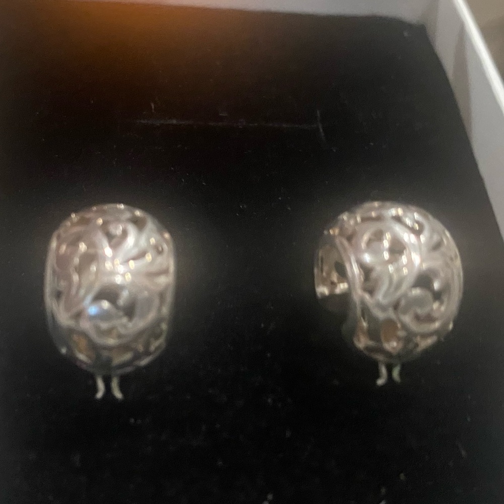 Elegant Sterling Silver Filigree Earrings - Picture 2 of 5